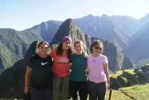 Students Shoulder-to-Shoulder adventure leadership programs for high-school students in Peru
